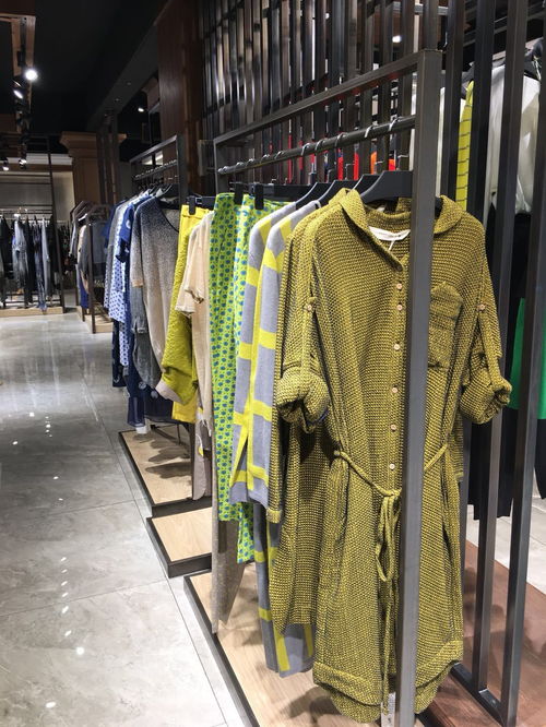 品牌折扣女裝批發(fā) 掛板樣板為何“貴”在那一塊錢？